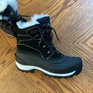 TAMARACK  WOMENS SNOW BOOTS WORN 1 Time
